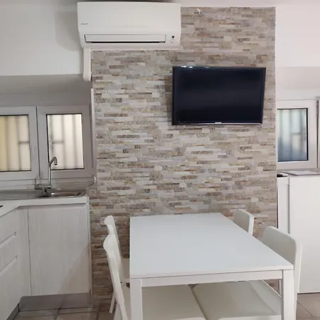 Royale House *